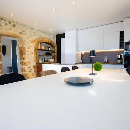Cote Cour &cote Jardin