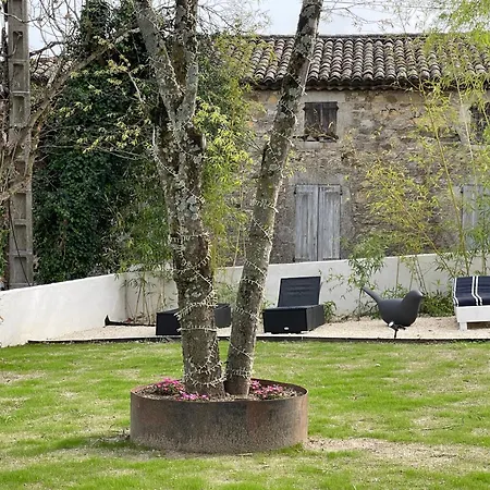 Cote Cour &cote Jardin Vallon-Pont-dʼArc
